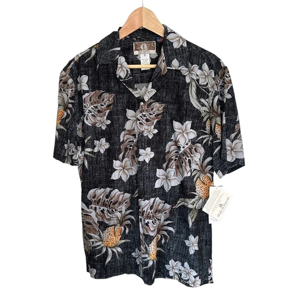 NWT Robert J Clancey Hawaiian Aloha  Shirt made in Hawaii - Grey Floral - S - Picture 1 of 4